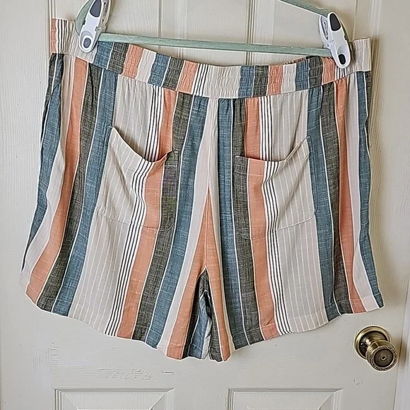 Sonoma Elastic Waist Pull On Vertical Striped Shorts Size 1X EUC - Picture 7 of 7